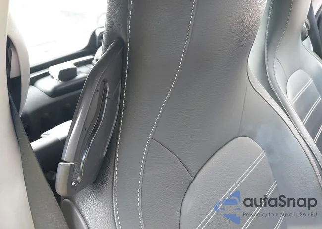 WMEFJ5DA1GK077368: 40490621