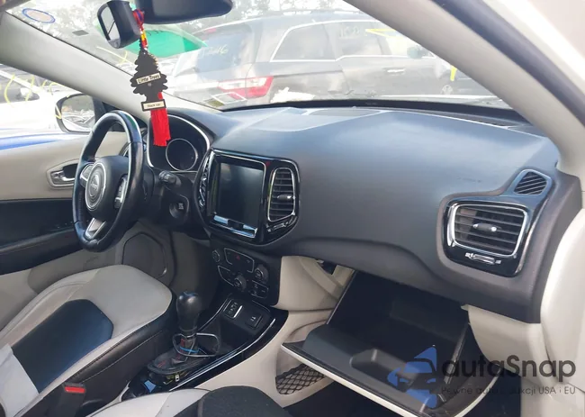 3C4NJCCB2LT211323: 40494007