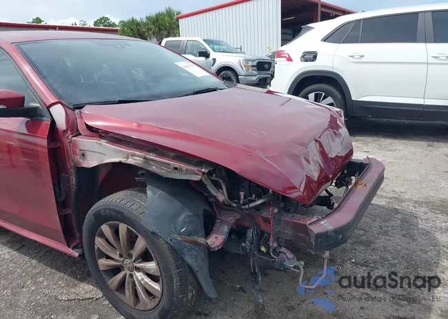 1VWAT7A37FC047608: 40495135