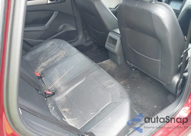 1VWAT7A37FC047608: 40495135