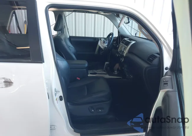 JTEBU5JR6B5069302: 40496237