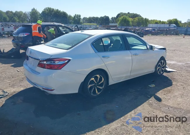 1HGCR2F79HA044704: 40495465