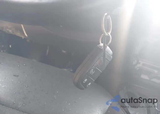 3C4NJDBB2JT313323: 40499738