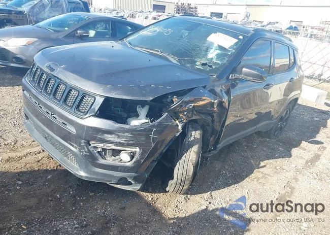 3C4NJDBB2JT313323: 40499738