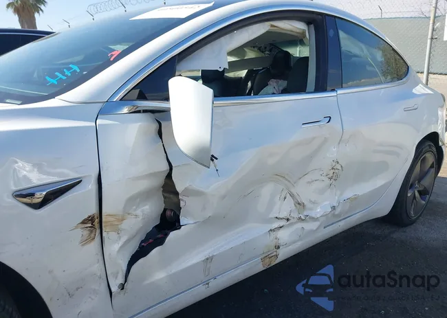 5YJ3E1EA3JF161709: 40500542