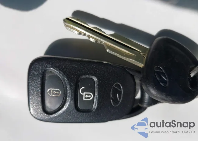 KMHCN36C28U073243: 40502293