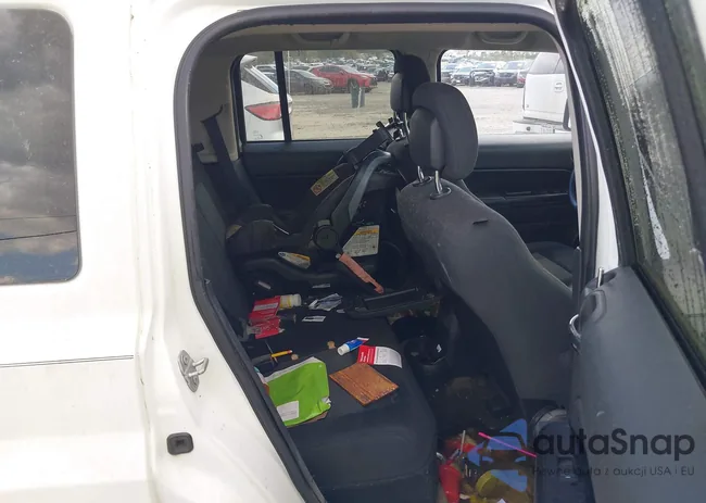 1C4NJPBB4GD737960: 40503915