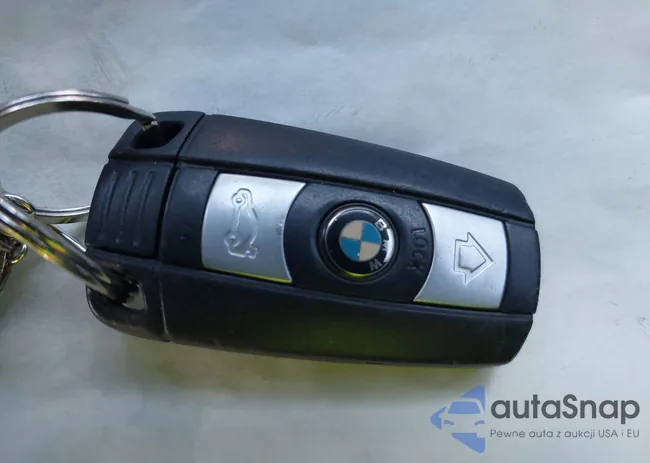 WBAVM1C52FV318749: 40506259