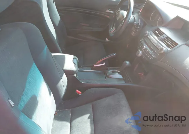 1HGCS1B35CA002105: 40506617