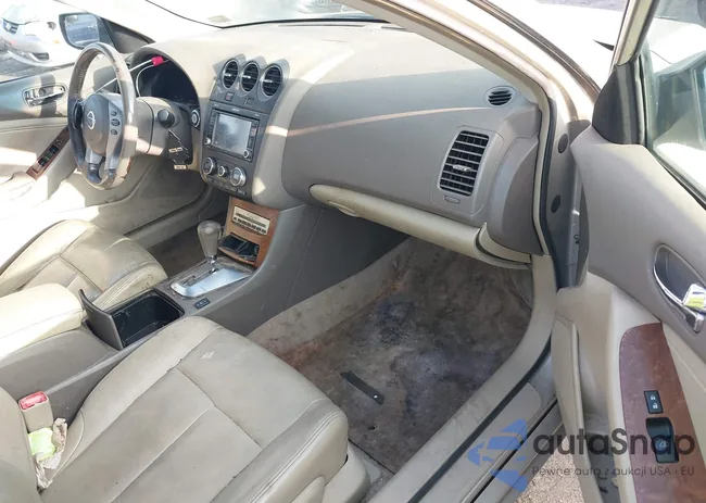 1N4AL21EX9N513182: 40510567