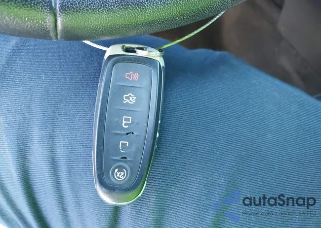 1FADP3N28JL232120: 39515223