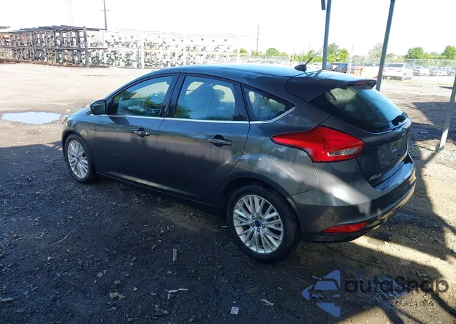 1FADP3N28JL232120: 39515223