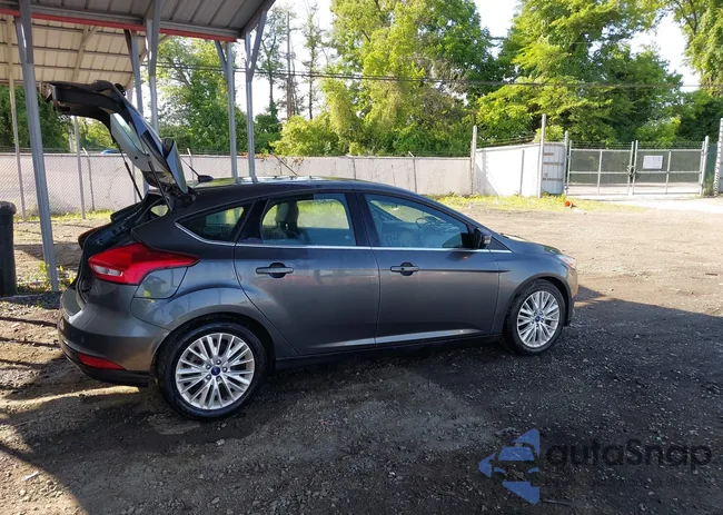 1FADP3N28JL232120: 39515223