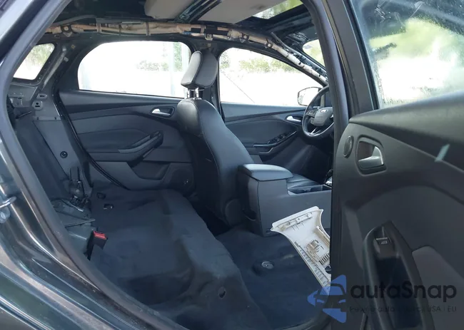 1FADP3N28JL232120: 39515223