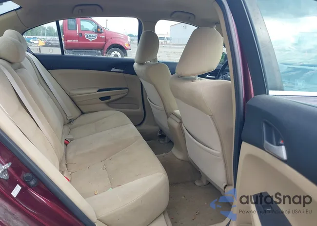 1HGCP2F41BA111251: 39582935