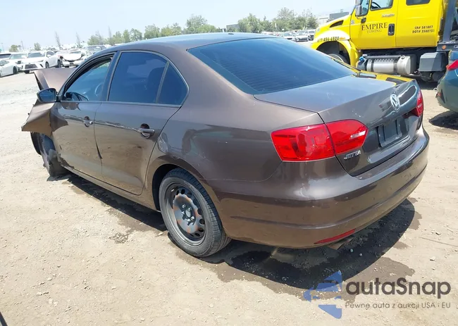 3VW2K7AJ8CM338490: 39584453