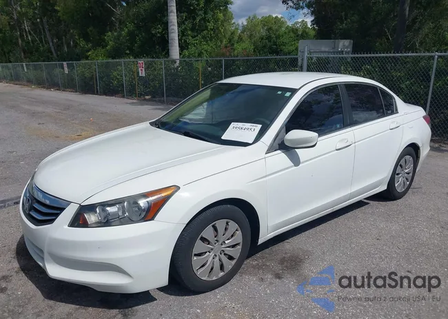 1HGCP2F38CA022110: 39584953