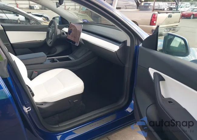 7SAYGAEE9NF325833: 39590516