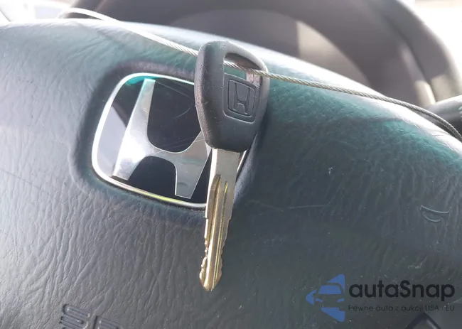 2HGES16582H588982: 39591615