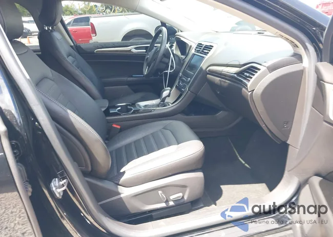 3FA6P0HD2GR112067: 39607648