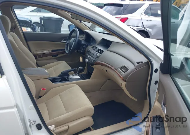 1HGCP36769A042910: 39632164