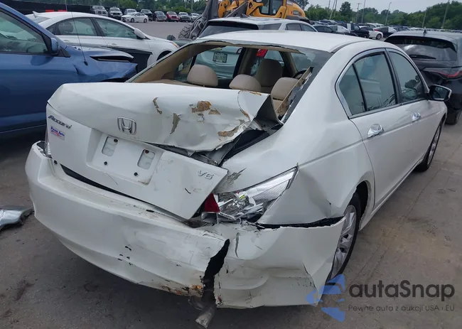 1HGCP36769A042910: 39632164