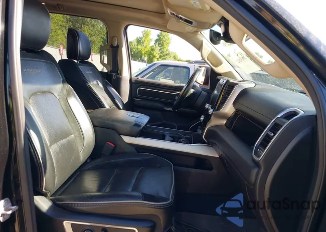 1C6SRFJT9KN584714: 39632557