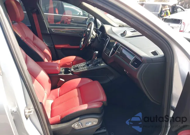 WP1AG2A50JLB63767: 39633069