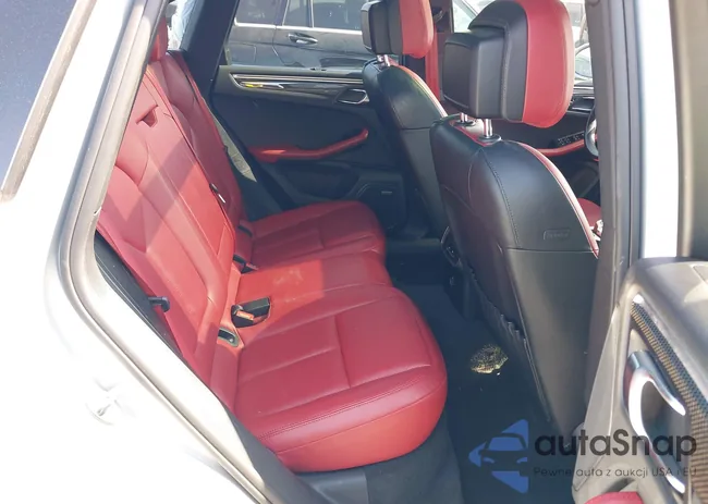 WP1AG2A50JLB63767: 39633069