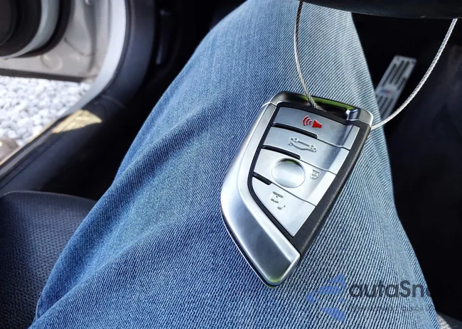 WBAKB8C57BC852272: 39639474