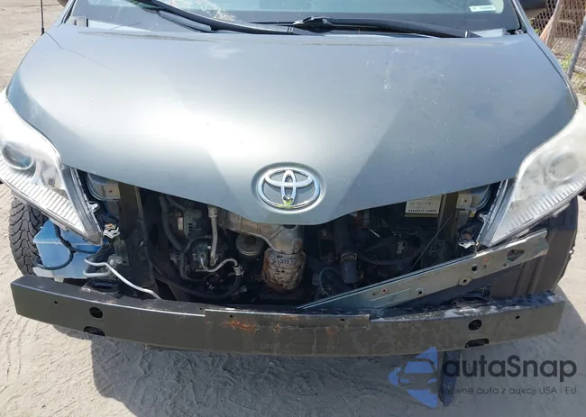 5TDZK3DC8CS274703: 39643784