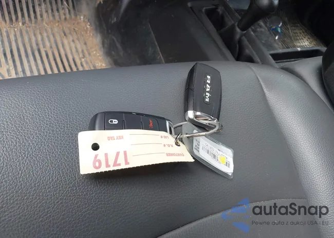 3C6UR5HL4RG157713: 39651353