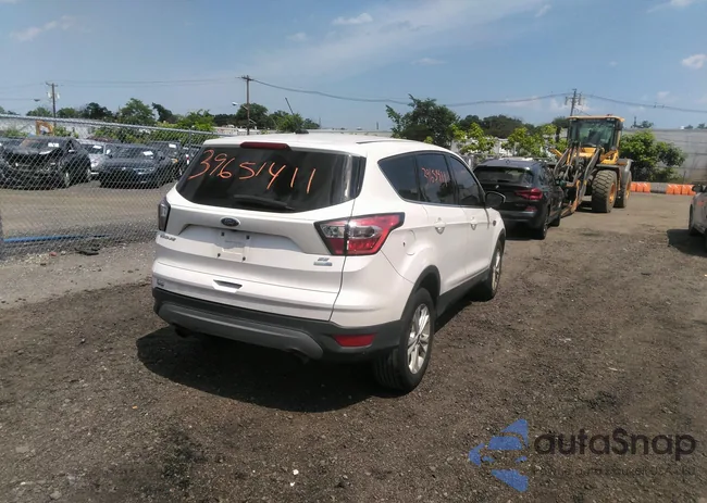 1FMCU9GDXHUD73917: 39651411