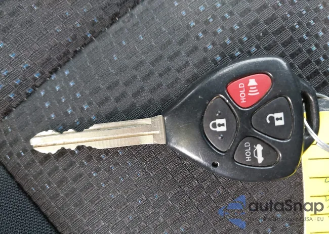 2T1BU4EE0DC028305: 39650666