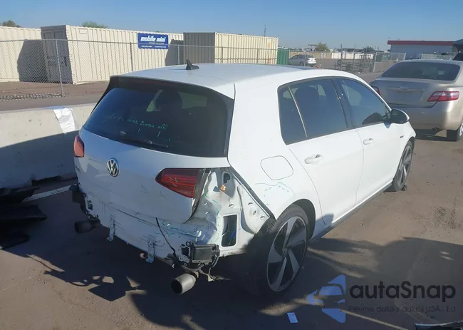 3VW547AU7JM256121: 39657619