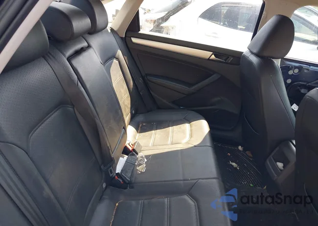 1VWBP7A30CC047860: 39669330