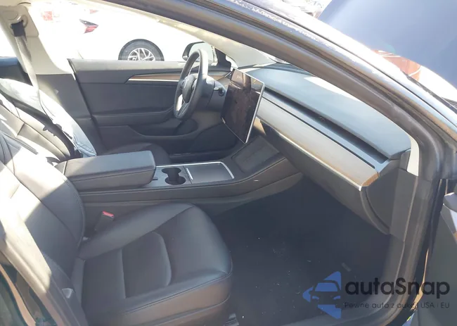 5YJ3E1EAXPF437151: 39676728