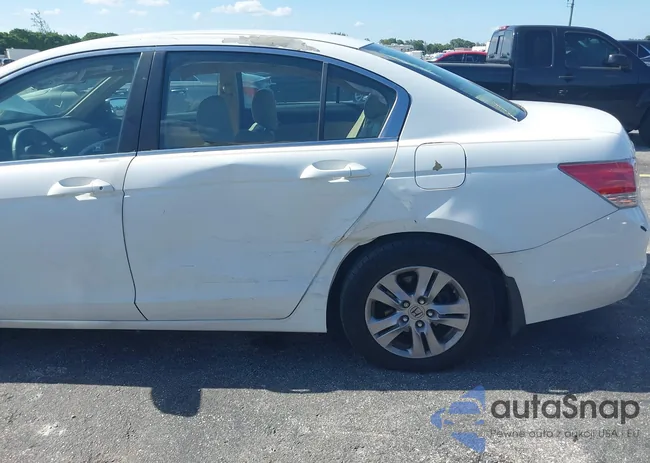 1HGCP2F60CA067813: 39684191