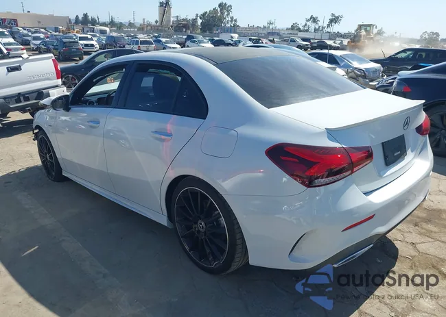 W1K3G4EB8MJ256810: 39683764