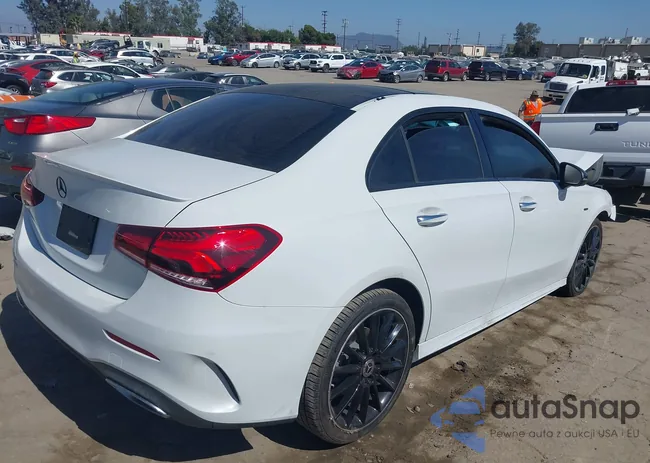 W1K3G4EB8MJ256810: 39683764