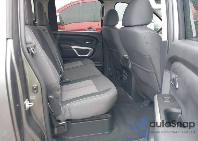 1N6AA1EF0RN106093: 39694875