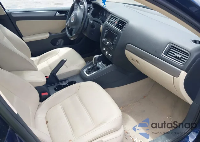 3VWLL7AJ3EM381929: 39702510