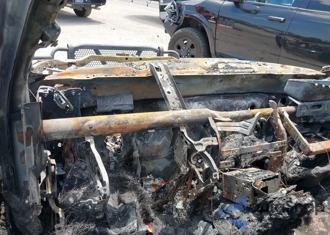 3C6UR5HJ5EG189532: 39706863