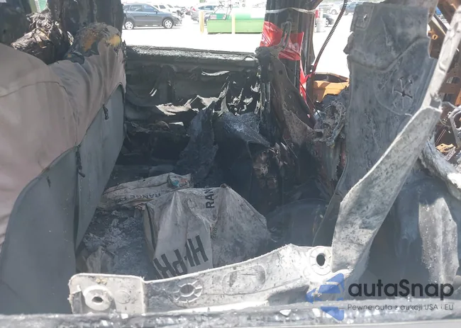 3C6UR5HJ5EG189532: 39706863