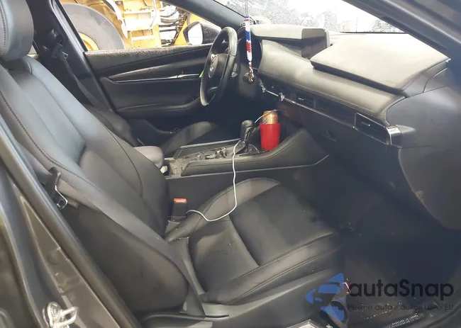 JM1BPAMM4K1138676: 39707311