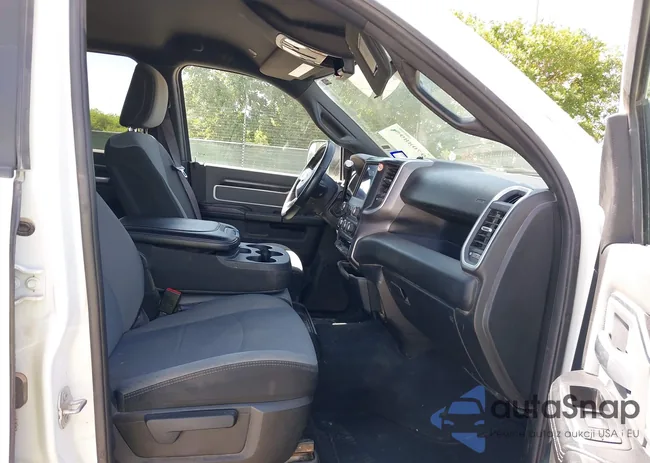 3C6UR5DL4NG104297: 39708895