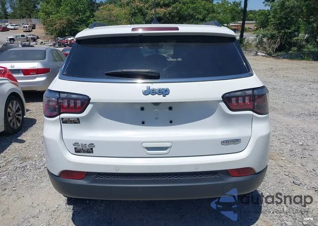 3C4NJDBB5NT143853: 39715205