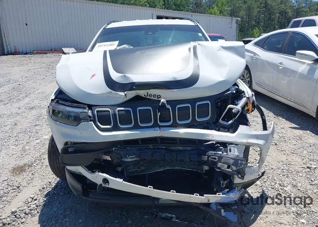 3C4NJDBB5NT143853: 39715205