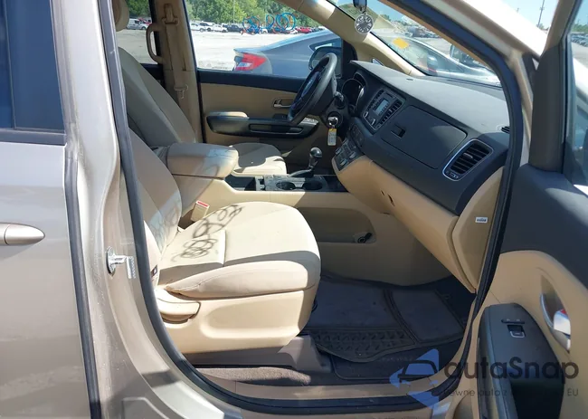 KNDMB5C1XF6041982: 39718322