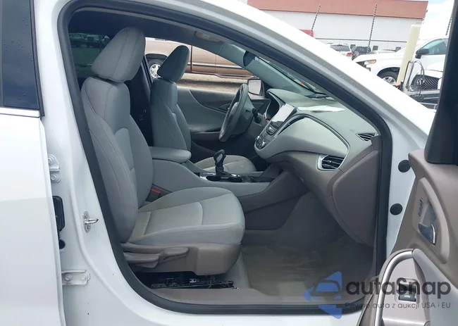 1G1ZB5ST0RF153843: 39717573